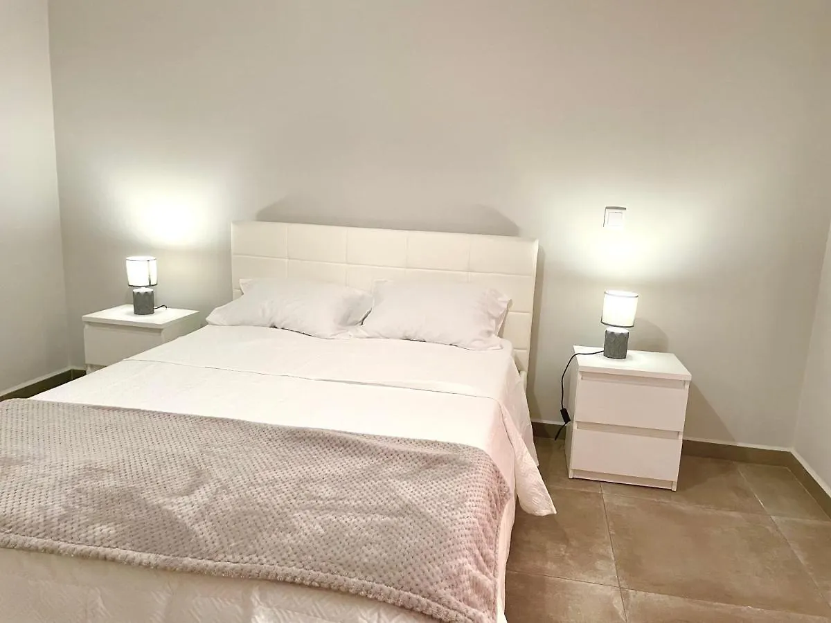 בית נופש ארקו דה קלחטה Casa Yeni Modern Two Bedrooms